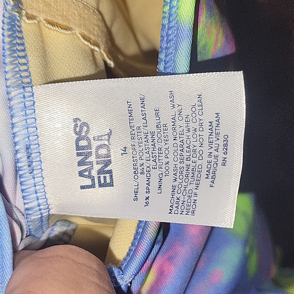 Girl's Lands' End Tie Dye Crossback One Piece Swimsuit NWT Size 14 - Picture 5 of 5